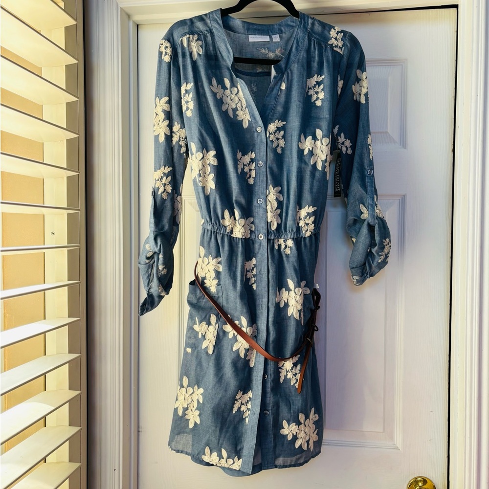 New York & Company Blue Floral Long Sleeve Dress